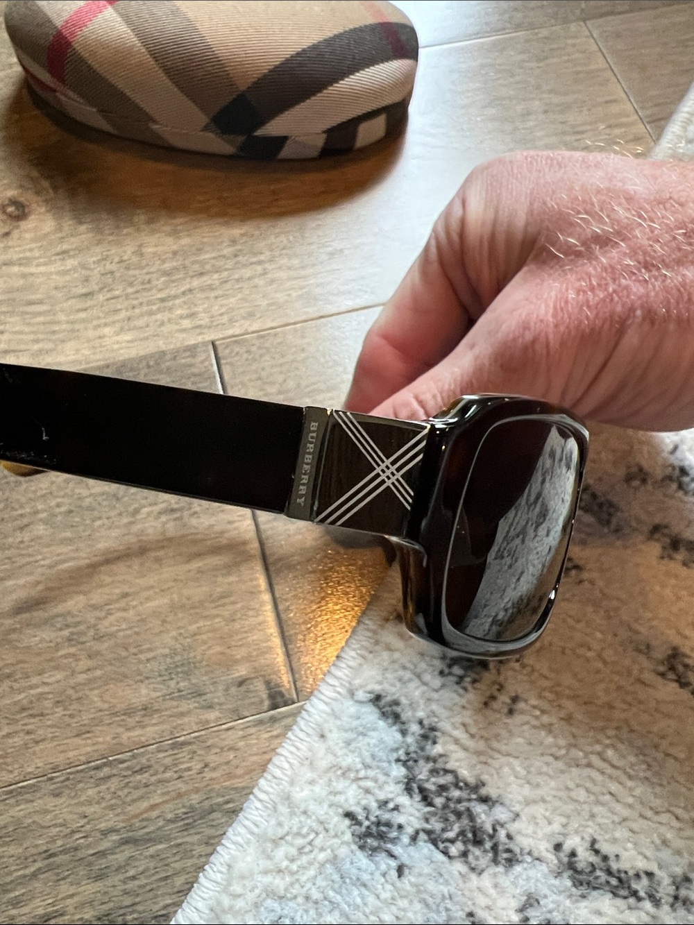 Burberry Brown Tortoiseshell Sunglasses with Brown Lenses - Picture 7 of 9